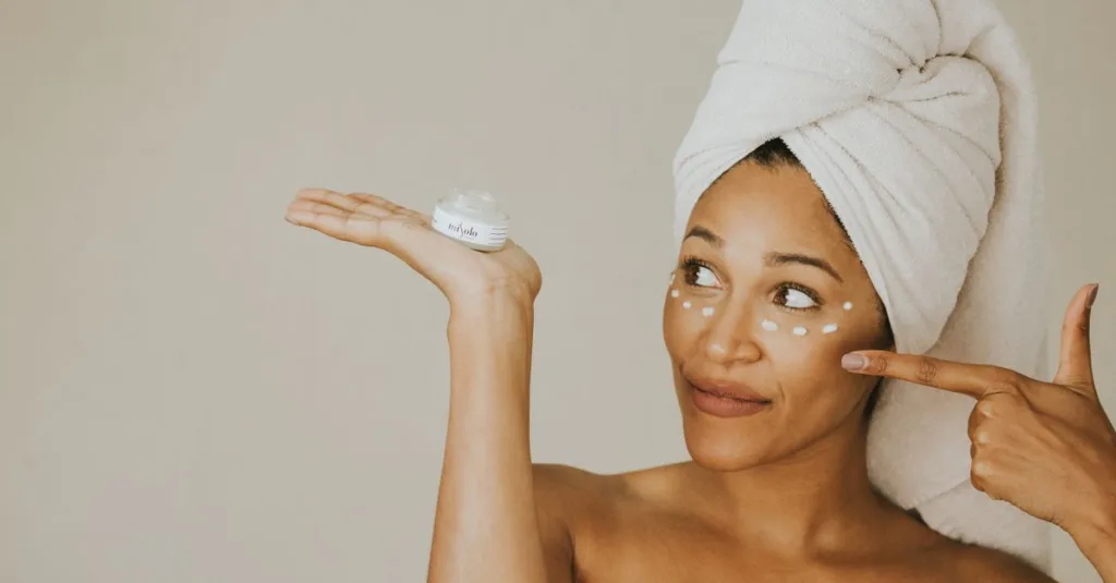 découvrez nos solutions pour le contour des yeux déshydraté, afin d'hydrater, apaiser et revitaliser cette zone délicate pour un regard éclatant et reposé.